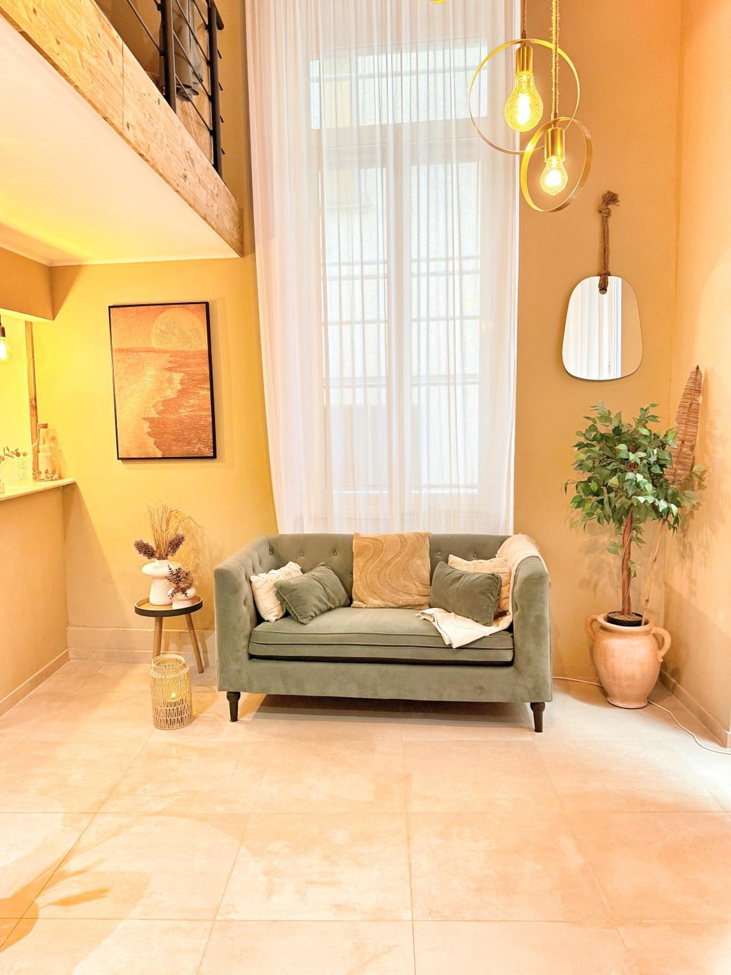 Spacious Loft, Duplex, Old Town, 3 Bedrooms - Easy Check-In Ницца Экстерьер фото